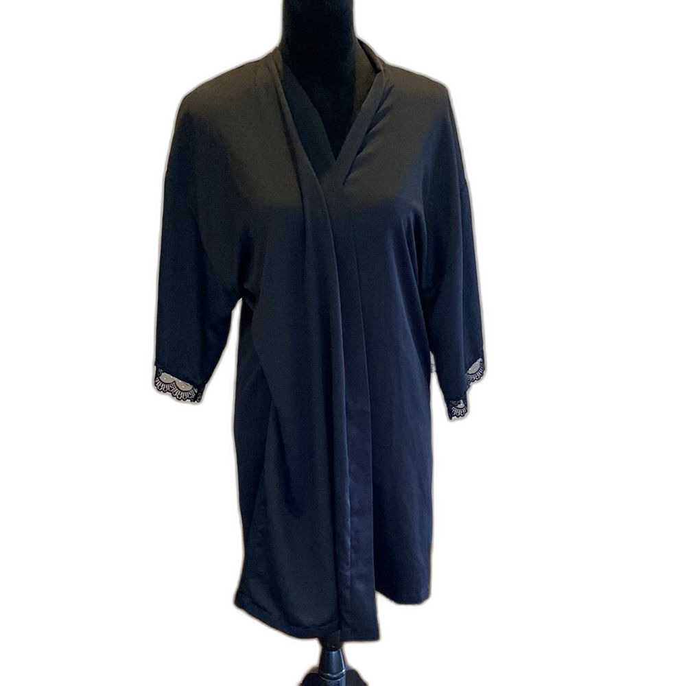 Apt. 9 Black Robe Classic Wrap Robe Size‎ Medium Ties Inside Lace on Sleeves